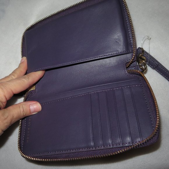 Tory Burch Wristlet In Nightshade Leather - Picture 7 of 12